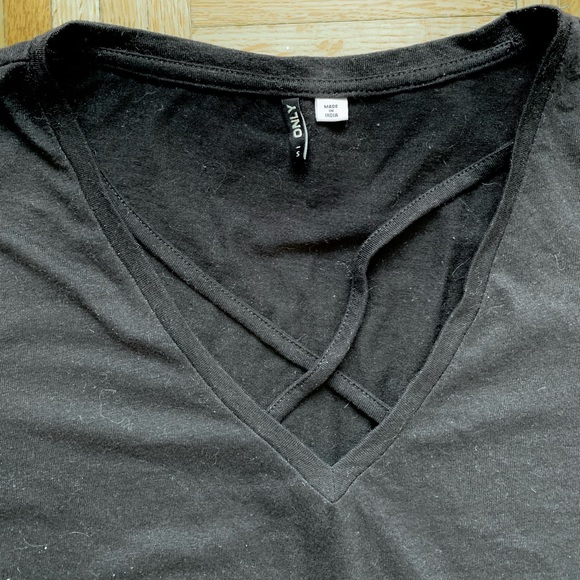 ONLY Black t-shirt - Picture 2 of 3